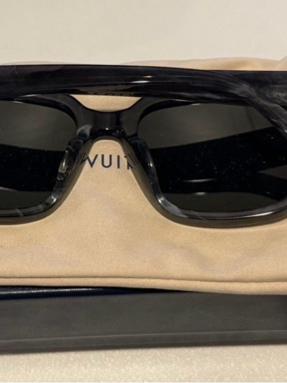 Louis Vuitton Black Gloss Rectangular Sunglasses - Picture 2 of 6